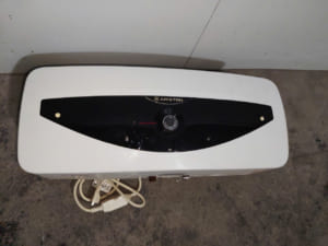 Bình nóng lạnh 20L Ariston